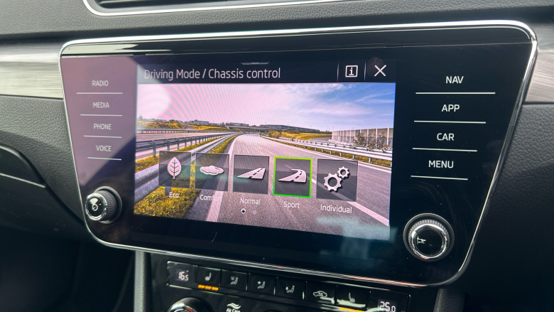 Skoda Superb 1.4 TSI iV SE L DSG 5dr Hatchback